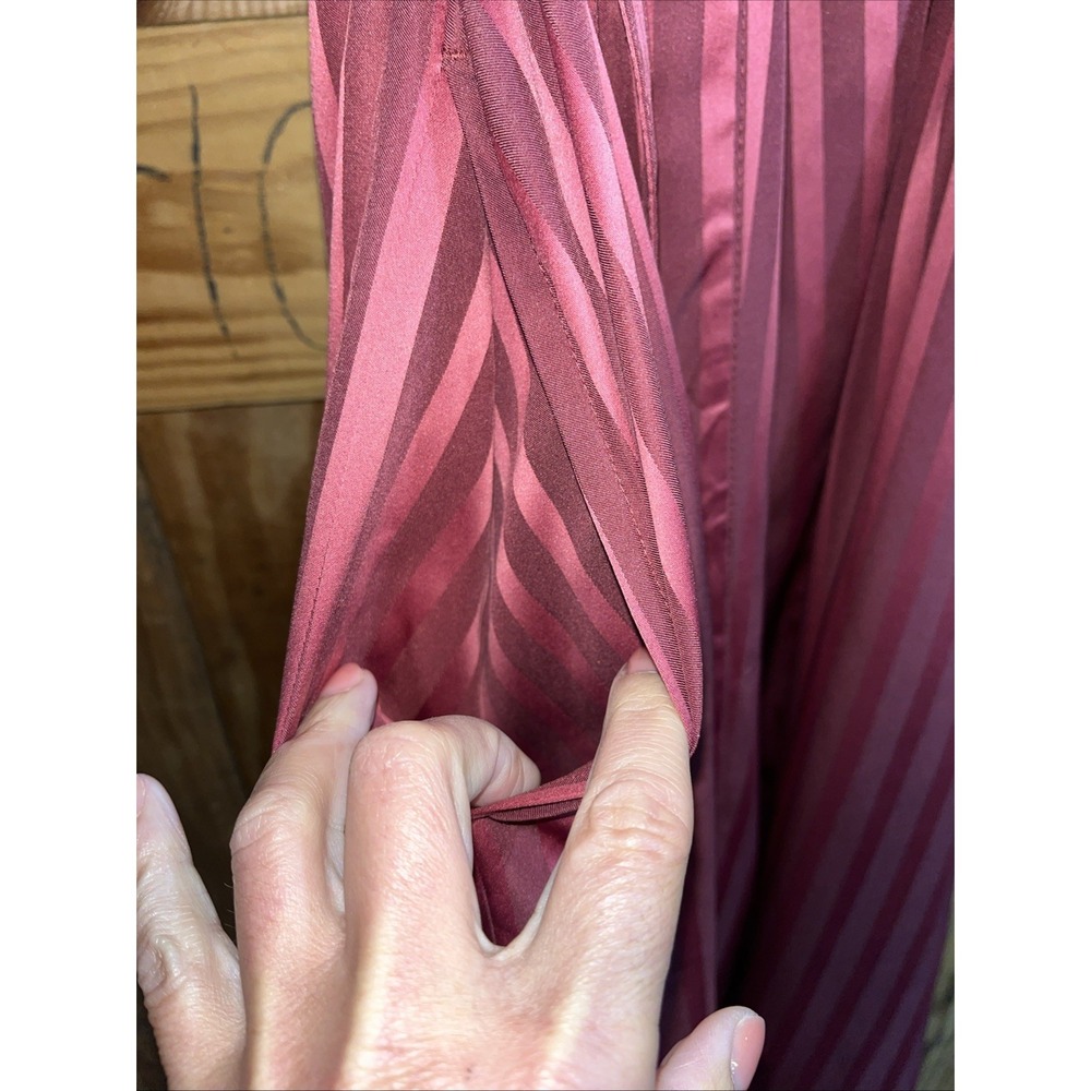 Cabernet Sleep Sense Robe Size Medium Womens Rose Red Stripe Silky Dressing Robe - Picture 7 of 14